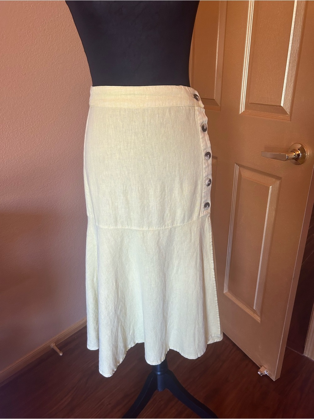 Free People Classic Soft Yellow Button Down Midi Skirt w/ beautiful flounce